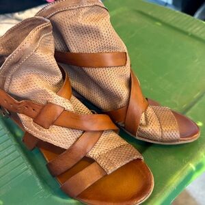 Miz Mooz Cassidy Stone color sandal
